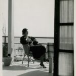 Füreya Florya’daki Sırıklı Köşk’ün terasında (1935) Fotoğraf-Sara Koral Aykar Arşivi